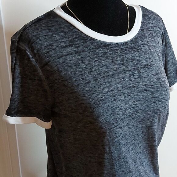 Forever21 grey tee sz. M NWOT - Picture 2 of 5